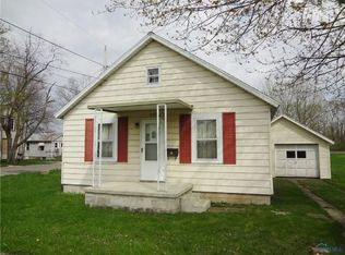 940 N Poplar St, Fostoria, OH 44830