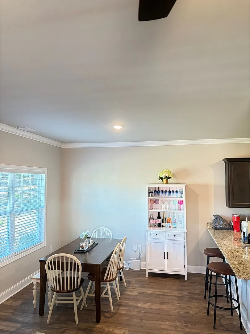 4 Bedroom/4Bath House off of Will Hunter Road! — Photo 3