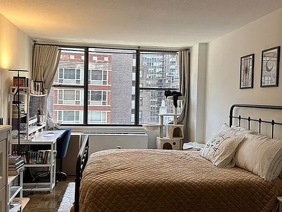 4th image of 301 E 45th St APT 9E