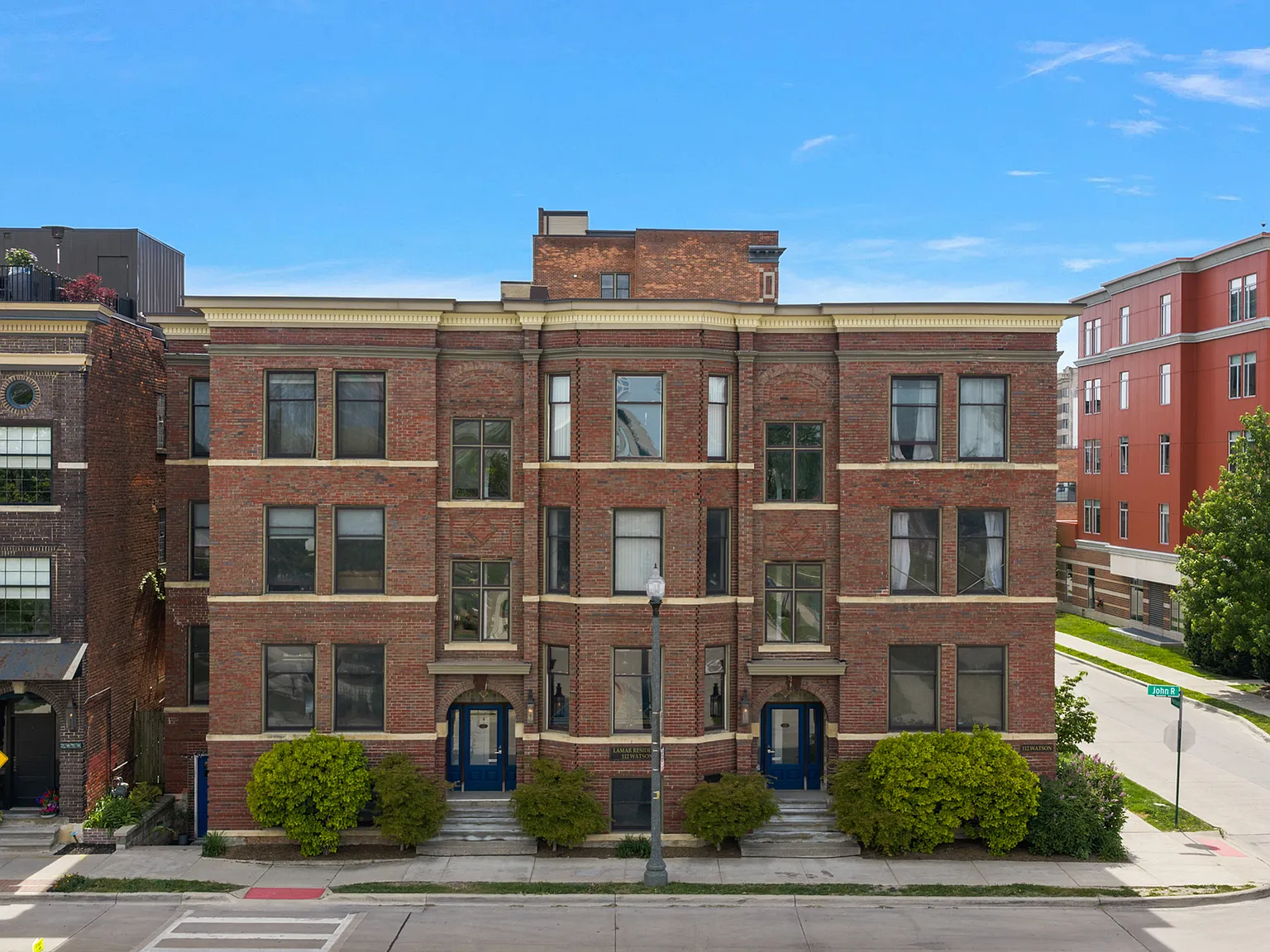 1 bed, 900 sqft, $2,300 — Photo 2