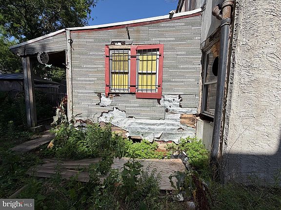 3rd image of 1168 Atlantic Ave