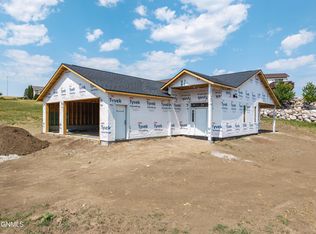 3004 Kingsley Rd NW, Mandan, ND 58554