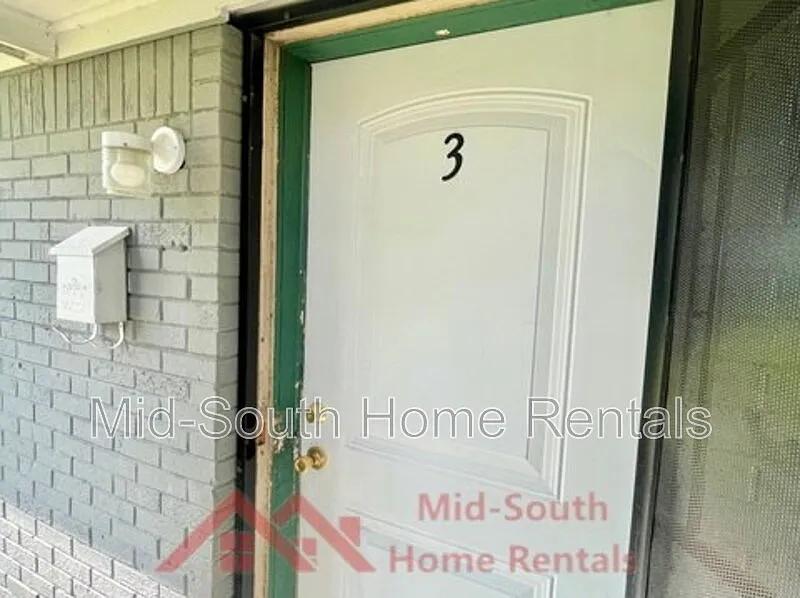 2 bed, 1.0 bath, $650 — Photo 3