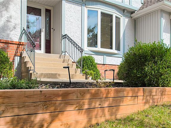 3rd image of 13636 W 75th Pl
