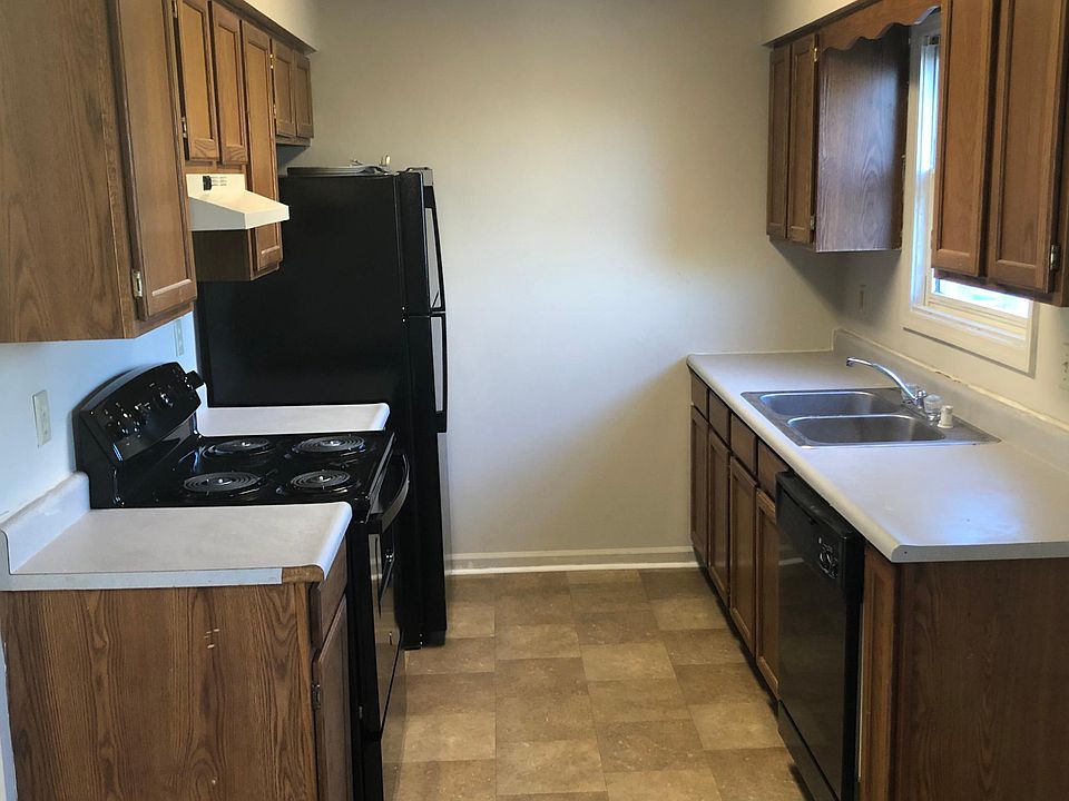 1st image of 223 Churchill Dr #2