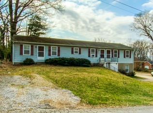 16 Church Ln, Chatham, VA 24531