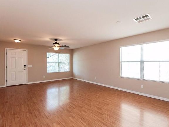 4th image of 321 E River Birch Pl