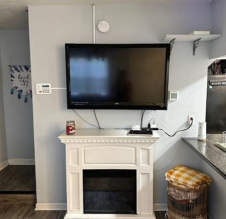 4th image of 820 W Carolina St APT 4