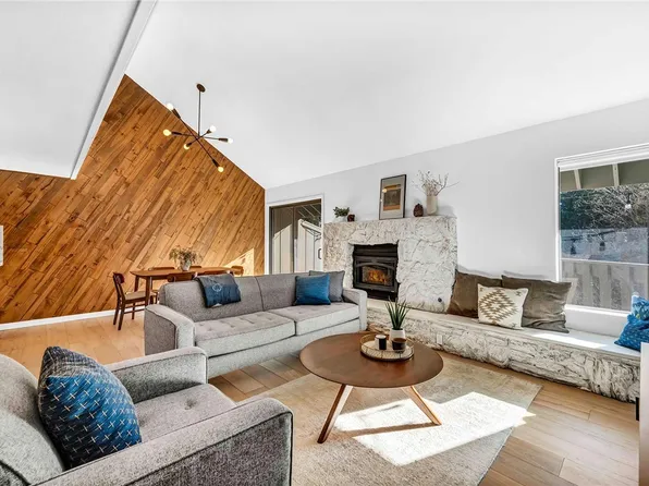 696 Village Blvd APT 31, Incline Village, NV 89451