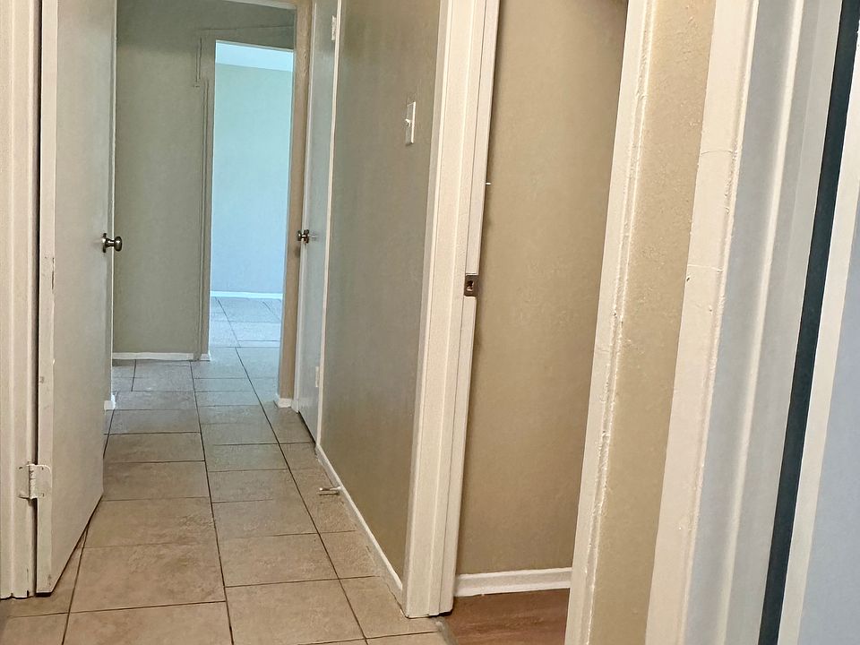 1st image of 12847 Clarewood Dr