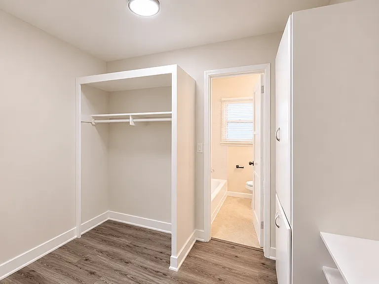 2490 Cedar Avenue — Photo 6
