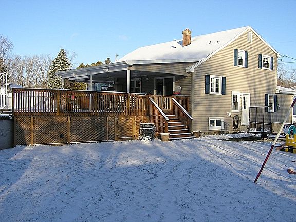 4th image of 29 Robert Dr