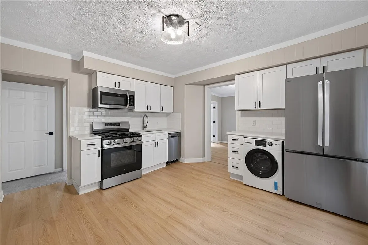 2 bed, 750 sqft, $1,450 — Photo 1