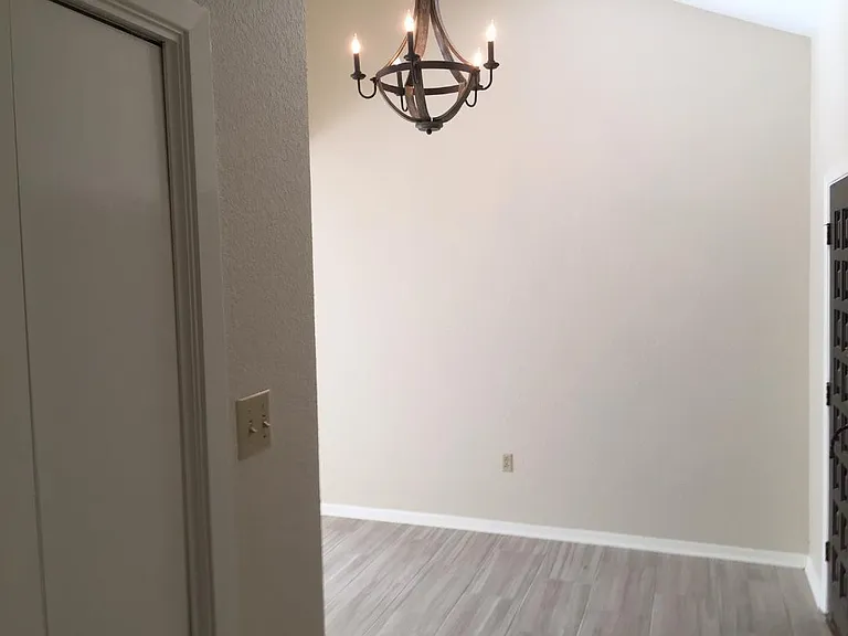 724 Whispering Oaks Dr — Photo 23