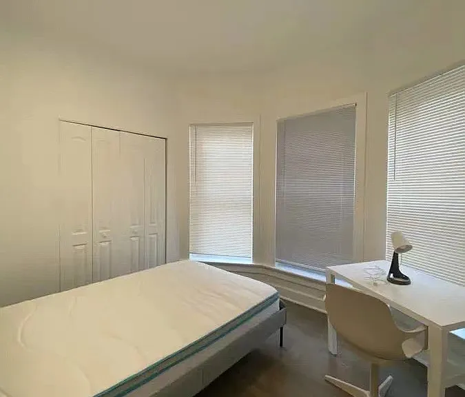 1239 Emerson St #2 — Photo 3