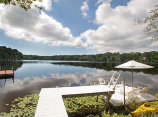 90 Little Fresh Pond Rd, Southampton, NY 11968