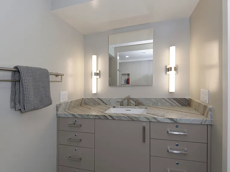 500 W Harbor Dr #1020 — Photo 21