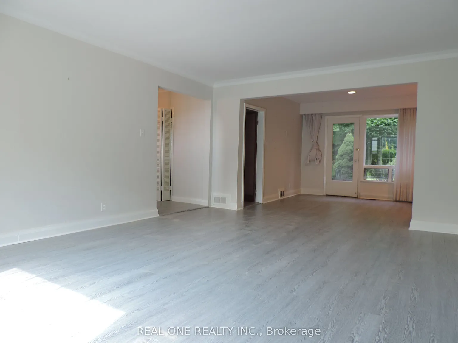 4 bed, $5,300 — Photo 4