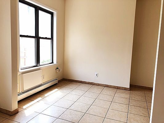 3rd image of 36-08 Astoria Blvd S #2F