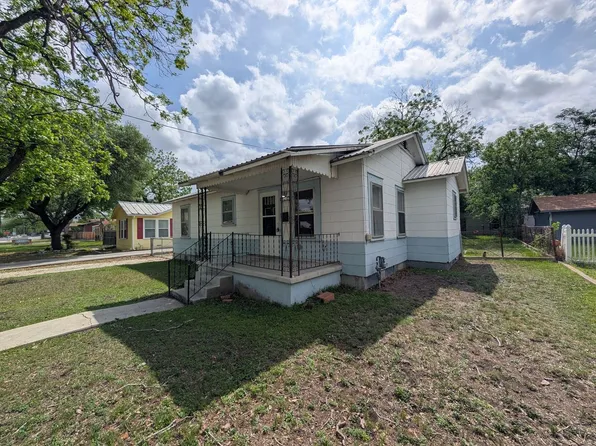 1185 W Mill St, New Braunfels, TX 78130