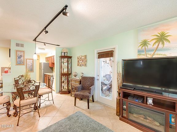 3rd image of 1401 S Palmetto Ave APT 204