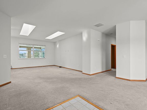 2nd image of 1534 W Cadillac Cir