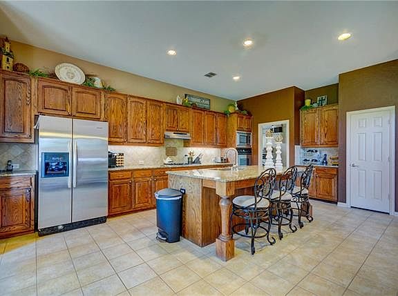 5th image of 817 Owl Creek Dr