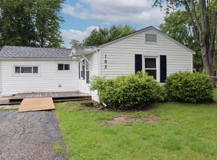 103 N School Ct, East Peoria, IL 61611