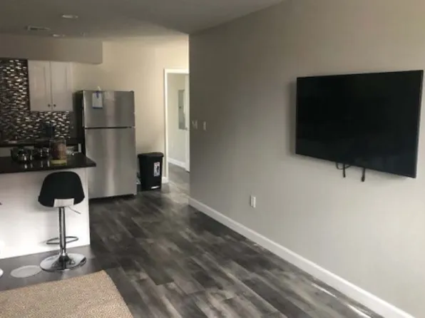 1130 1138 1/2 Pl, Los Angeles, CA