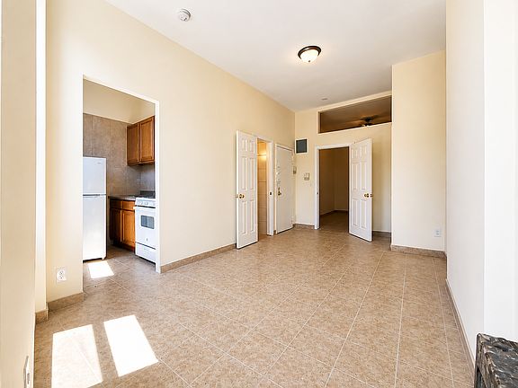 2nd image of 1391 Fulton St #4A