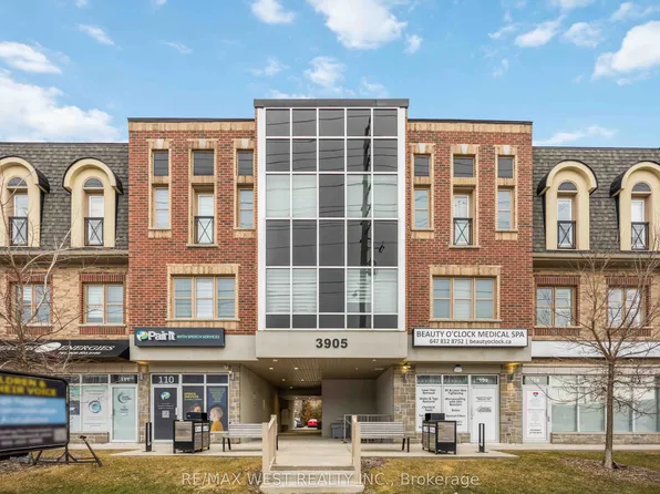 3905 Major Mackenzie Dr SW #32, Vaughan, ON L4H 4J9