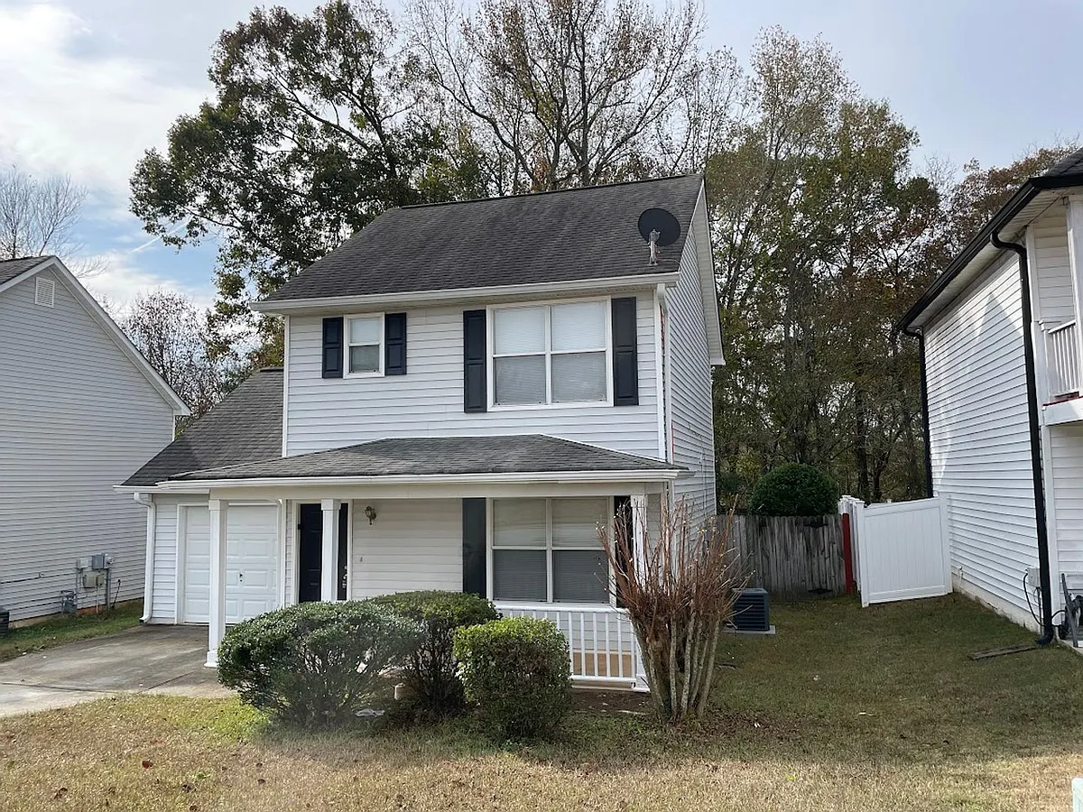 Building Photo - 823 Tramore Dr