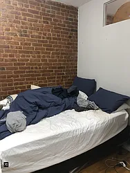 Rented by R New York