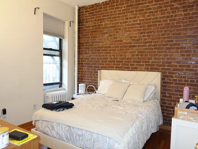 400 W 50th St #2 — Photo 12