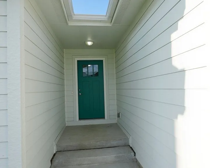 700 SE Mesa Dr — Photo 3