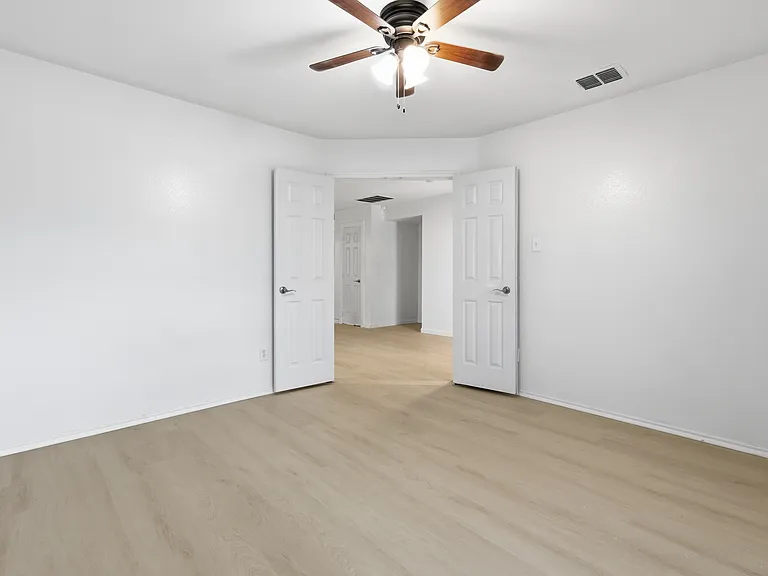 417 Niagara Falls Dr — Photo 6