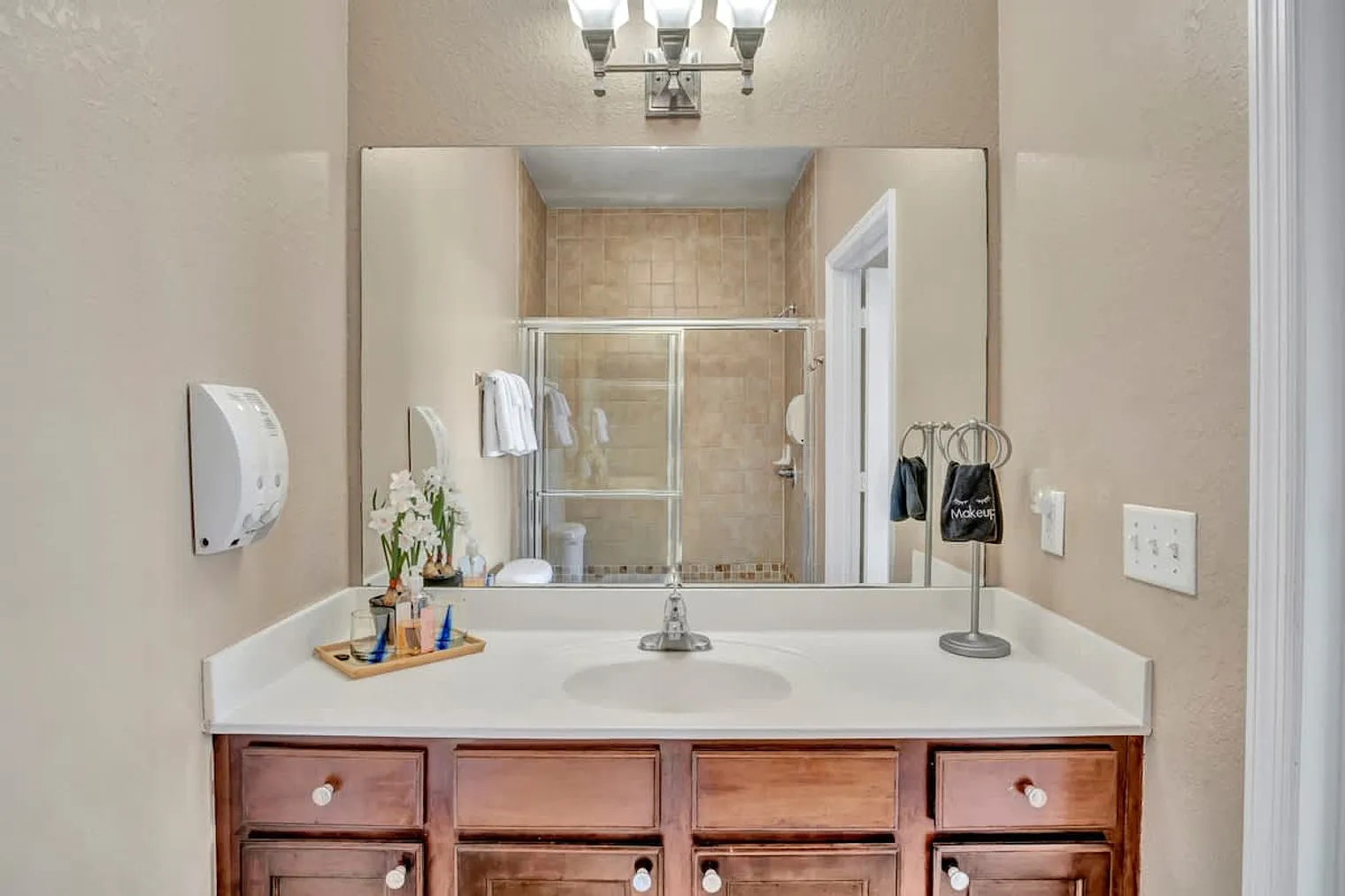2 bed, 2.0 bath, $2,412 — Photo 4