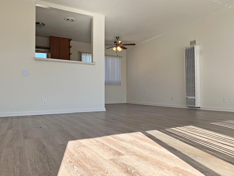 1st image of 3711 1/2 Mentone Ave #19