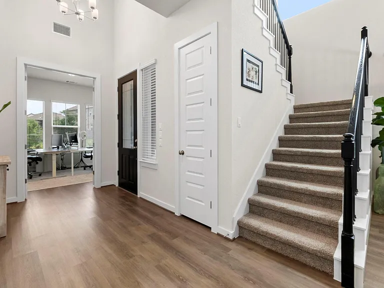 460 Constitution Way — Photo 6