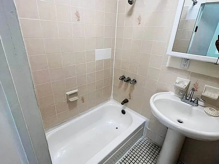 18 Lamont Ct #1 — Photo 7