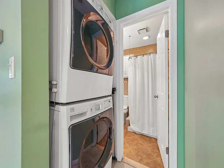 212 Westchester Ct #8 — Photo 22