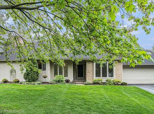 4659 Pine Eagles Dr #33, Brighton, MI