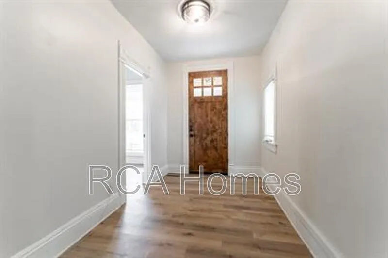 2 bed, 2.0 bath, 1000 sqft, $1,900 — Photo 2