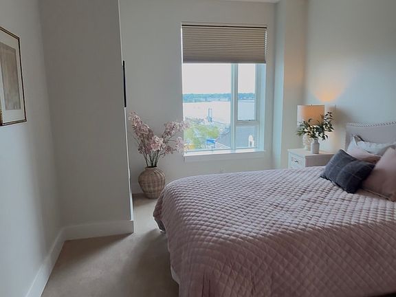 5th image of 387 Commercial St #1-526