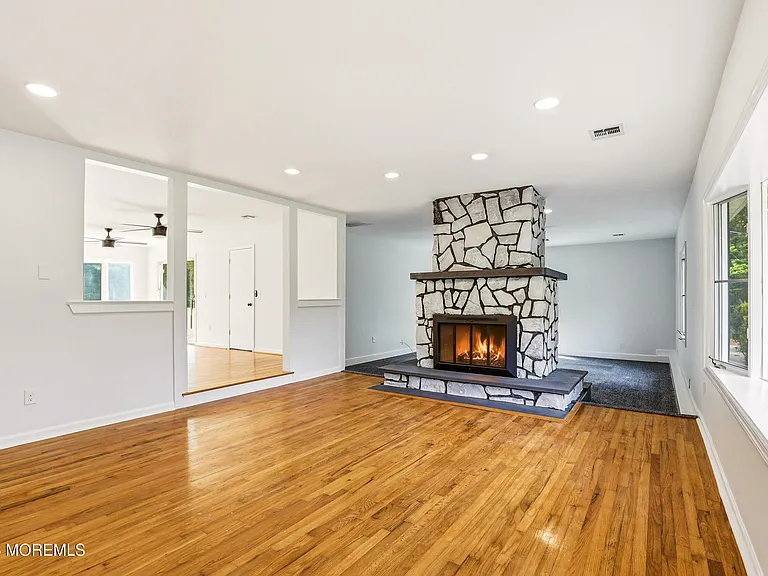 2021 Paterson Ave — Photo 4