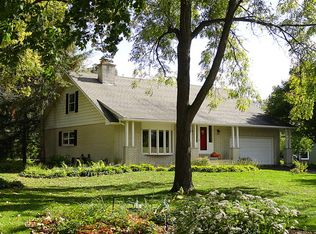 416 Meadowrue Ln, Batavia, IL 60510