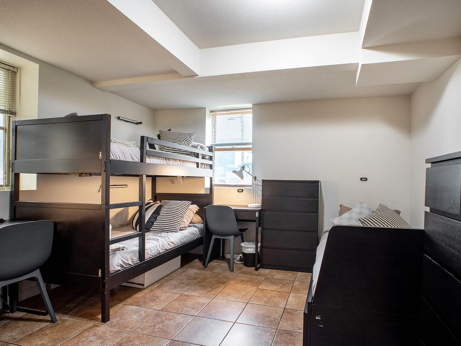1 bed, 1073 sqft, $1,050 — Photo 4