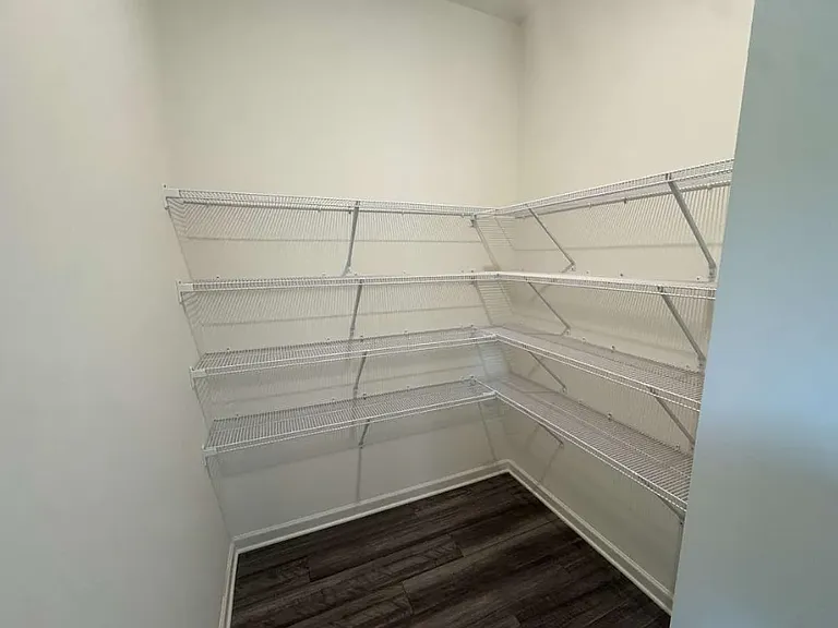 237 Silverton Dr — Photo 10