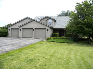 7210 Edgewood Ct, Spring Grove, IL 60081