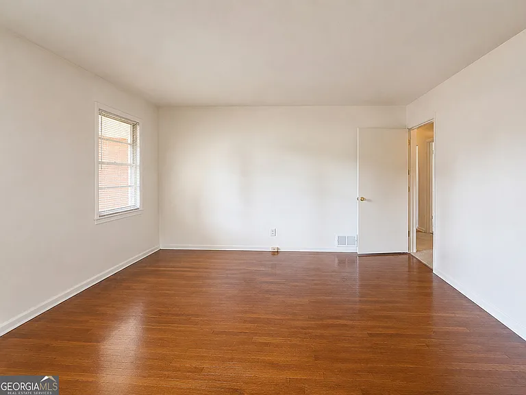 3543 Meadowview Ct — Photo 9